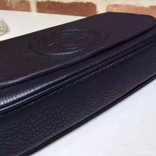 First bag ru bag Gucci soho chain 0628